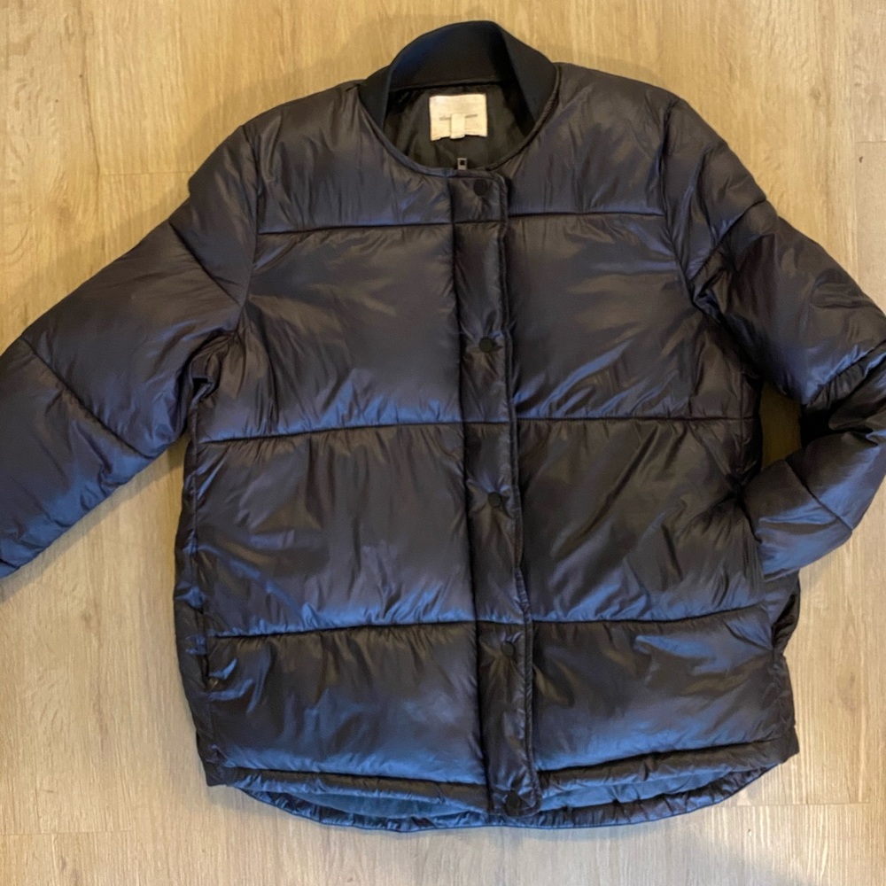 Black bomber puffy